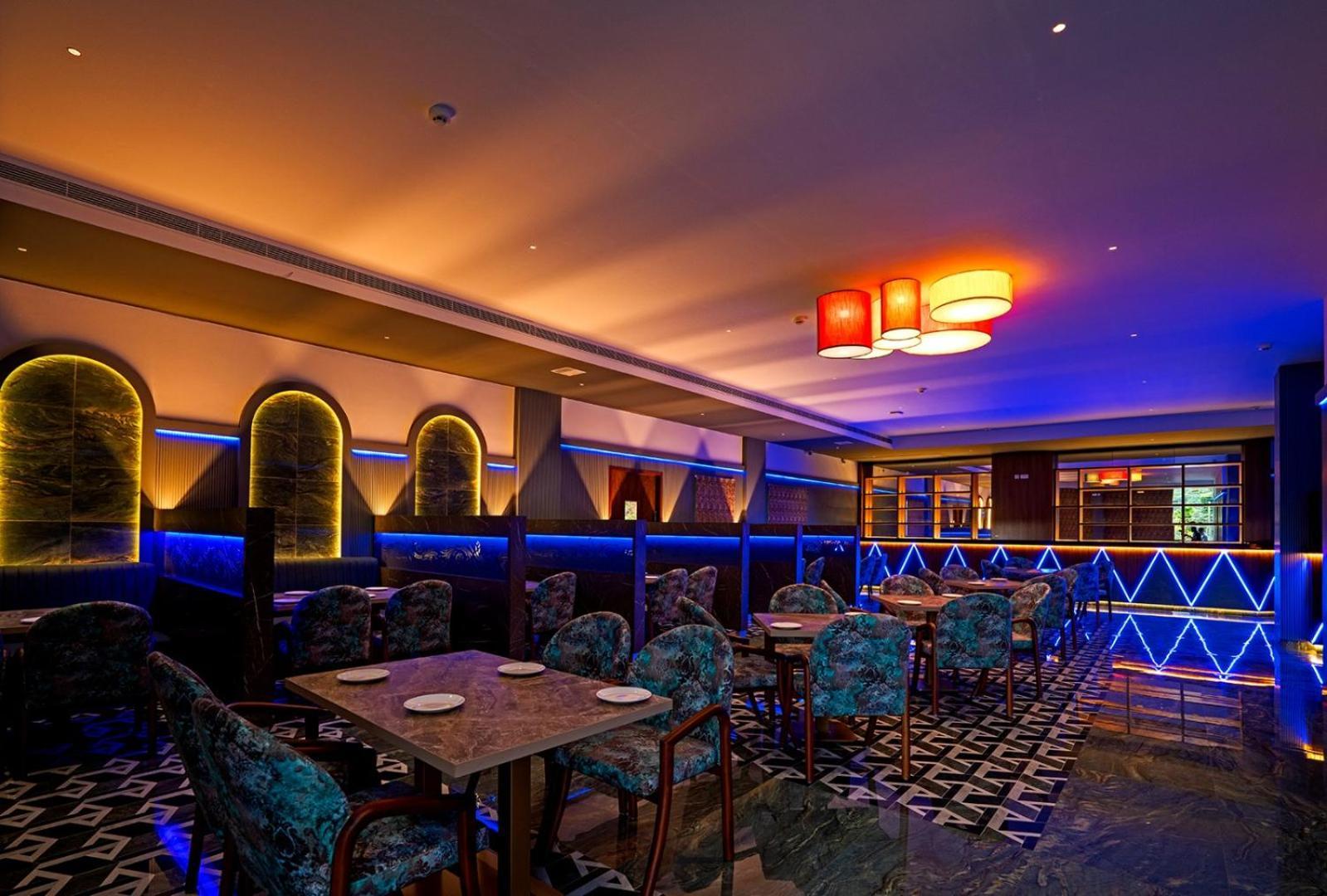 Hotel Grand Avenue Pambadi Екстериор снимка